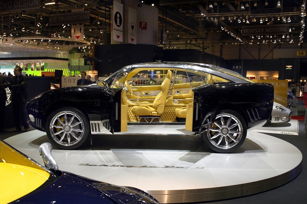 Spyker вади SUV с V12 двигател